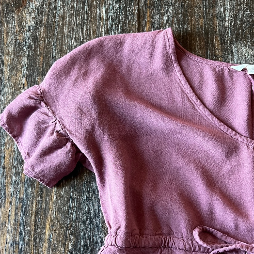 Chic Mauve Ruffle Blouse - Picture 2 of 8